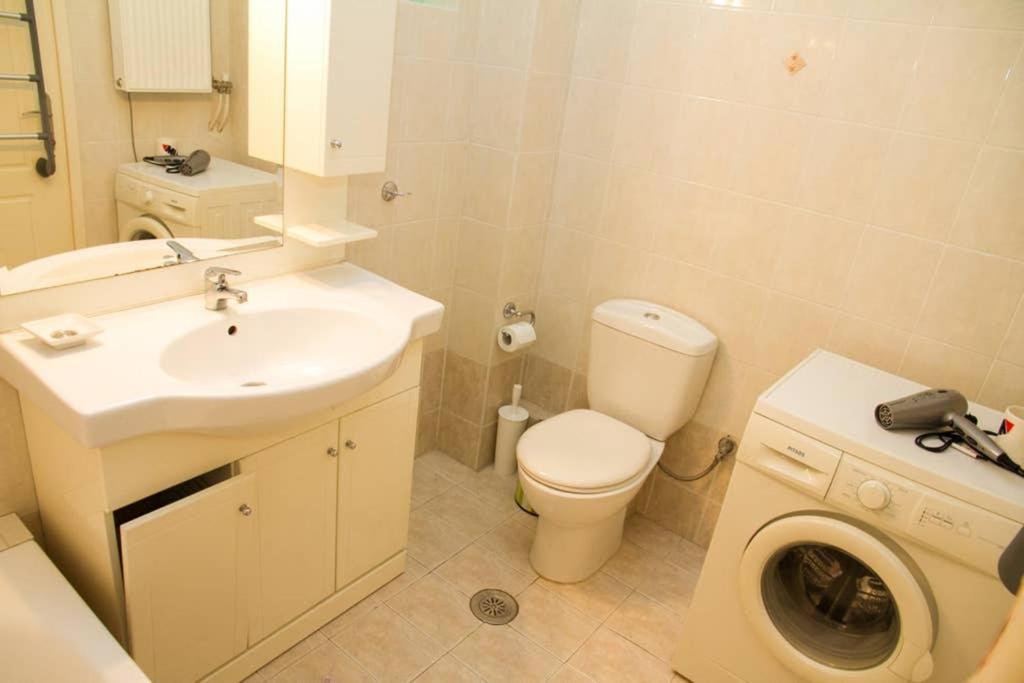 أثينا Spacious Family Flat Near Parthenon Free Parking المظهر الخارجي الصورة